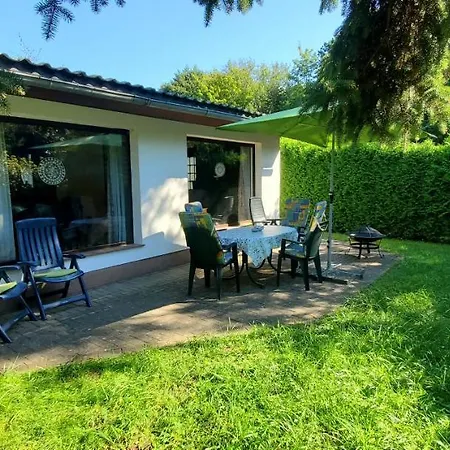 Huus Gitti 펜션 Loissin